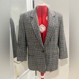 Vintage women’s Harris Tweed Blazer